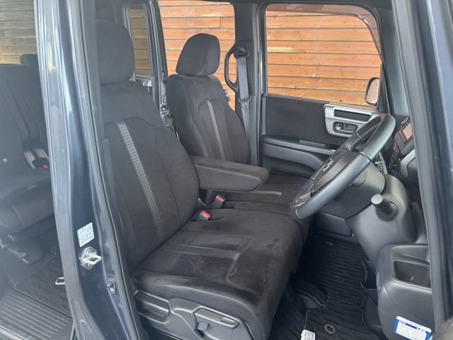 Ｎ－ＢＯＸカスタム Ｌ　スタイル＋ブラック　両側電動スライドドア　純正ナビ　Ｂｌｕｅｔｏｏｔｈ　バックカメラ　前後ドライブレコーダー　アダプティブクルーズコントロール　衝突軽減ブレーキ　シートヒーター　リアセンサー　オートエアコン　フロアマット（25枚目）