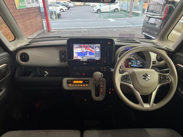 ワゴンＲスマイル ハイブリッドＸ　両側電動スライドドア　純正９インチナビ　全周囲カメラ　フルセグ　Ｂｌｕｅｔｏｏｔｈ　ヘッドアップディスプレイ　運転席シートヒーター　オートエアコン　アダプティブクルーズ　障害物センサー　フロアマット（11枚目）