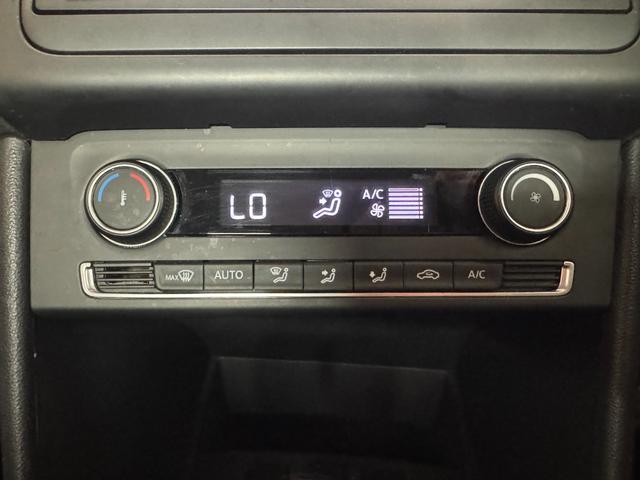 ルームクリーニングも隅々まで綺麗にしてお渡ししています。他店の車のクオリティと比較してください！店内にお子様の遊んで頂けるスペースもあります♪ごゆっくりお車選びが出来ます☆