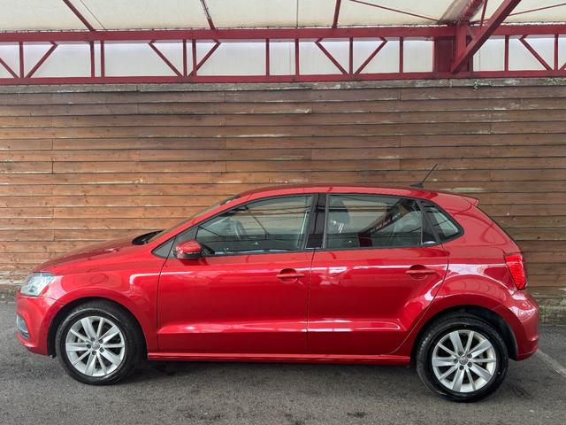 お車の車検・オイル交換・修理・鈑金塗装・ガラス修理・デントリペア・ボディコーティングなども幅広く対応しております。その際は無料で代車を貸し出し致します。車のことは何でもお任せください！