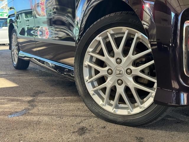 N-BOXカスタム Lターボ 純正ナビ フルセグTV Bluetooth バックカメラ ETC アダプティブクルーズコントロール シートヒーター 両側パワースライド オートエアコン ドアバイザー フロアマット(9枚目)