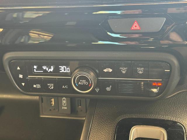 N-BOXカスタム Lターボ 純正ナビ フルセグTV Bluetooth バックカメラ ETC アダプティブクルーズコントロール シートヒーター 両側パワースライド オートエアコン ドアバイザー フロアマット(19枚目)