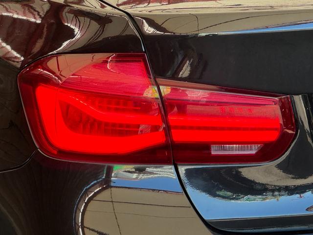 ３シリーズ ３２０ｉ　Ｍスポーツ　エディションシャドー　純正ナビ　バックカメラ　Ｂｌｕｅｔｏｏｔｈ　ＥＴＣ　レーダー　黒革シート　パワーシート　シートヒーター　アダプティブクルーズコントロール　デュアルオートエアコン　ＬＥＤオートライト（10枚目）