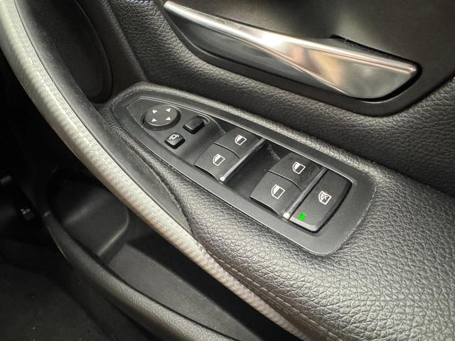 ３シリーズ ３２０ｉ　Ｍスポーツ　エディションシャドー　純正ナビ　バックカメラ　Ｂｌｕｅｔｏｏｔｈ　ＥＴＣ　レーダー　黒革シート　パワーシート　シートヒーター　アダプティブクルーズコントロール　デュアルオートエアコン　ＬＥＤオートライト（19枚目）