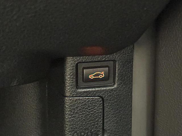 ３シリーズ ３２０ｉ　Ｍスポーツ　エディションシャドー　純正ナビ　バックカメラ　Ｂｌｕｅｔｏｏｔｈ　ＥＴＣ　レーダー　黒革シート　パワーシート　シートヒーター　アダプティブクルーズコントロール　デュアルオートエアコン　ＬＥＤオートライト（20枚目）