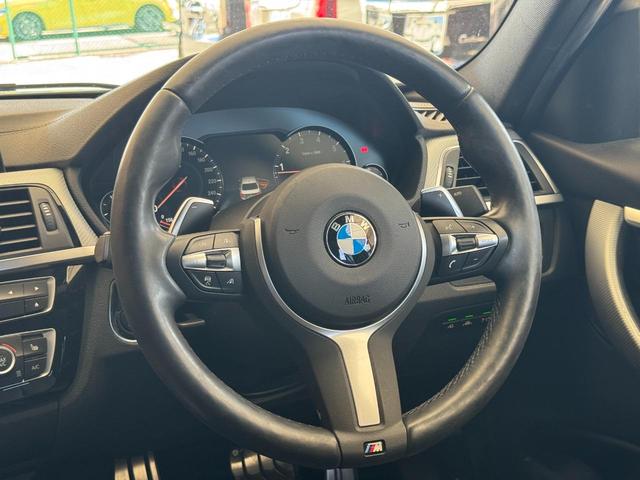 ３シリーズ ３２０ｉ　Ｍスポーツ　エディションシャドー　純正ナビ　バックカメラ　Ｂｌｕｅｔｏｏｔｈ　ＥＴＣ　レーダー　黒革シート　パワーシート　シートヒーター　アダプティブクルーズコントロール　デュアルオートエアコン　ＬＥＤオートライト（50枚目）