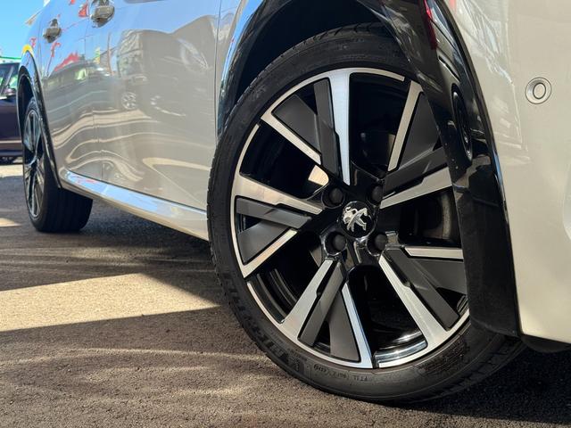 ２０８ ＧＴライン　ディスプレイオーディオ　アップルカープレイ　アンドロイドオート　ミラーリンク　Ｂｌｕｅｔｏｏｔｈ　ＥＴＣ　前後ドラレコ　アダプティブクルーズコントロール　フロアマット　パドルシフト（12枚目）