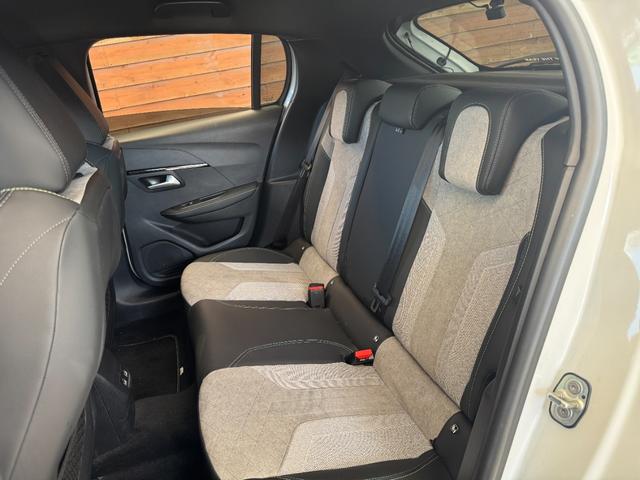 ２０８ ＧＴライン　ディスプレイオーディオ　アップルカープレイ　アンドロイドオート　ミラーリンク　Ｂｌｕｅｔｏｏｔｈ　ＥＴＣ　前後ドラレコ　アダプティブクルーズコントロール　フロアマット　パドルシフト（52枚目）