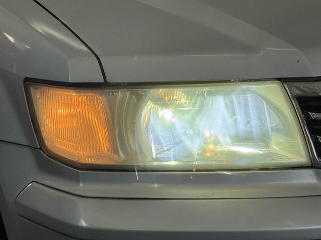 シャリオグランディス ツーリング　７人乗り　ＣＤ／ＭＤプレイヤー　ＥＴＣ　オートライト　電動格納ミラー　ルーフレール　純正１５インチアルミホイール　フロアマット（8枚目）