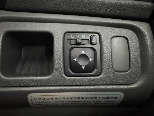 シャリオグランディス ツーリング　７人乗り　ＣＤ／ＭＤプレイヤー　ＥＴＣ　オートライト　電動格納ミラー　ルーフレール　純正１５インチアルミホイール　フロアマット（18枚目）