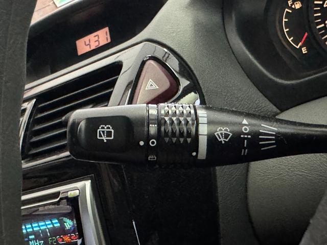 シャリオグランディス ツーリング　７人乗り　ＣＤ／ＭＤプレイヤー　ＥＴＣ　オートライト　電動格納ミラー　ルーフレール　純正１５インチアルミホイール　フロアマット（54枚目）