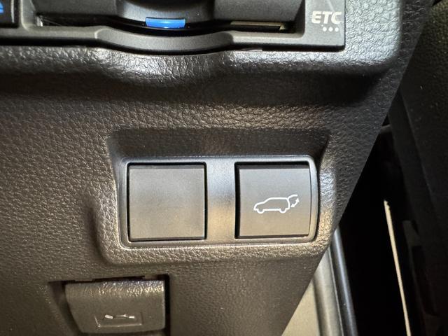 カローラクロス ハイブリッド　Ｚ　モデリスタフルエアロ　メッキガーニッシュ　半革シート　純正ナビ　フルセグＴＶ　Ｂｌｕｅｔｏｏｔｈ　ＤＩＳＣ　バックカメラ　ＥＴＣ　前後ドラレコ　パワートランク　シートヒーター　パワーシート（22枚目）