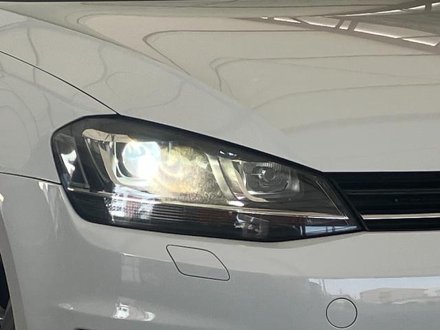 ゴルフ TSIコンフォートライン 純正ナビ フルセグ Bluetooth DISC バックカメラ ETC アダプティブクルーズ 衝突軽減 レーンキープ HIDオートライト スマートキー 電子パーキング ドアバイザー フロアマット(9枚目)