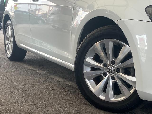 ゴルフ TSIコンフォートライン 純正ナビ フルセグ Bluetooth DISC バックカメラ ETC アダプティブクルーズ 衝突軽減 レーンキープ HIDオートライト スマートキー 電子パーキング ドアバイザー フロアマット(10枚目)