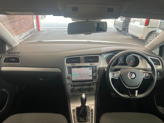 ゴルフ TSIコンフォートライン 純正ナビ フルセグ Bluetooth DISC バックカメラ ETC アダプティブクルーズ 衝突軽減 レーンキープ HIDオートライト スマートキー 電子パーキング ドアバイザー フロアマット(12枚目)