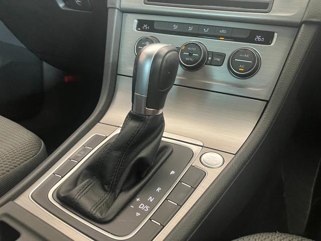 ゴルフ TSIコンフォートライン 純正ナビ フルセグ Bluetooth DISC バックカメラ ETC アダプティブクルーズ 衝突軽減 レーンキープ HIDオートライト スマートキー 電子パーキング ドアバイザー フロアマット(23枚目)