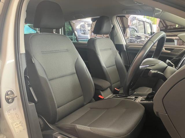 ゴルフ TSIコンフォートライン 純正ナビ フルセグ Bluetooth DISC バックカメラ ETC アダプティブクルーズ 衝突軽減 レーンキープ HIDオートライト スマートキー 電子パーキング ドアバイザー フロアマット(24枚目)