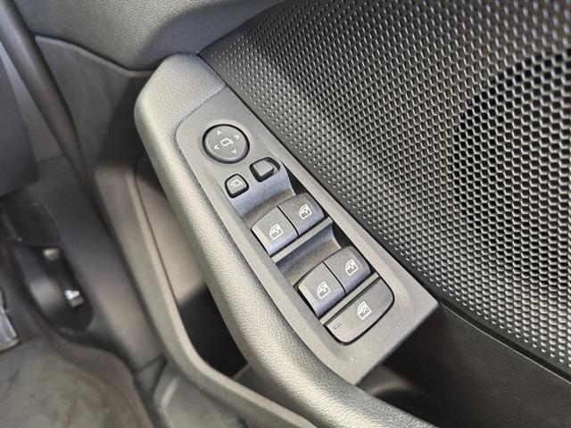 １シリーズ １１８ｉ　プレイ　純正ナビ　バックカメラ　Ｂｌｕｅｔｏｏｔｈ　ＥＴＣ　前後ドラレコ　クルーズコントロール　オートエアコン　ＬＥＤオートライト　純正１６インチアルミホイール（22枚目）