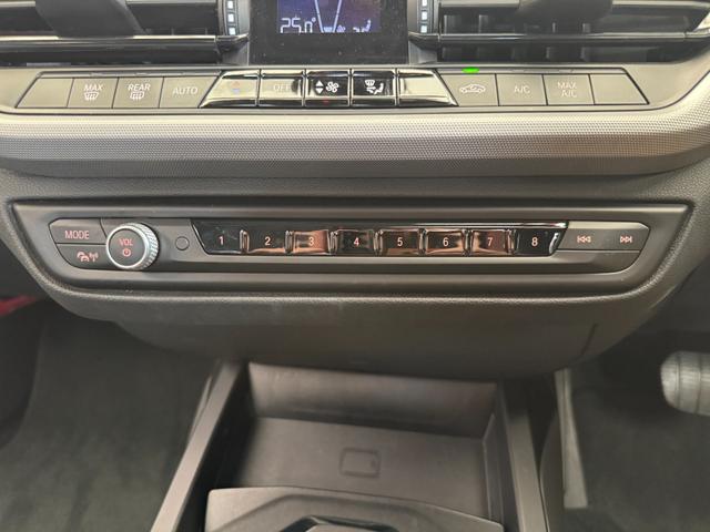 １シリーズ １１８ｉ　プレイ　純正ナビ　バックカメラ　Ｂｌｕｅｔｏｏｔｈ　ＥＴＣ　前後ドラレコ　クルーズコントロール　オートエアコン　ＬＥＤオートライト　純正１６インチアルミホイール（24枚目）