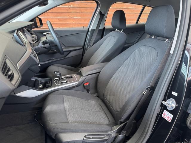 １シリーズ １１８ｉ　プレイ　純正ナビ　バックカメラ　Ｂｌｕｅｔｏｏｔｈ　ＥＴＣ　前後ドラレコ　クルーズコントロール　オートエアコン　ＬＥＤオートライト　純正１６インチアルミホイール（59枚目）