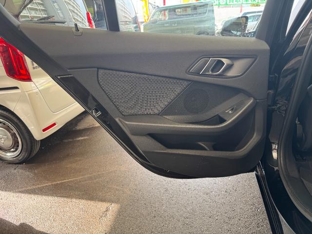 １シリーズ １１８ｉ　プレイ　純正ナビ　バックカメラ　Ｂｌｕｅｔｏｏｔｈ　ＥＴＣ　前後ドラレコ　クルーズコントロール　オートエアコン　ＬＥＤオートライト　純正１６インチアルミホイール（63枚目）