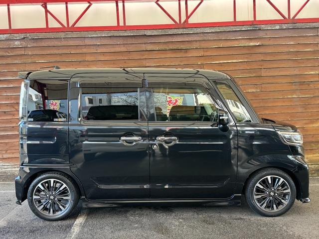 スペーシアカスタム ハイブリッドＸＳターボ　両側パワスラ　純正８インチナビ　フルセグ　Ｂｌｕｅｔｏｏｔｈ　全周囲カメラ　ＥＴＣ　前後ドライブレコーダー　アダプティブクルーズ　シートヒーター　ＬＥＤオートライト　スマートキー　フロアマット（47枚目）