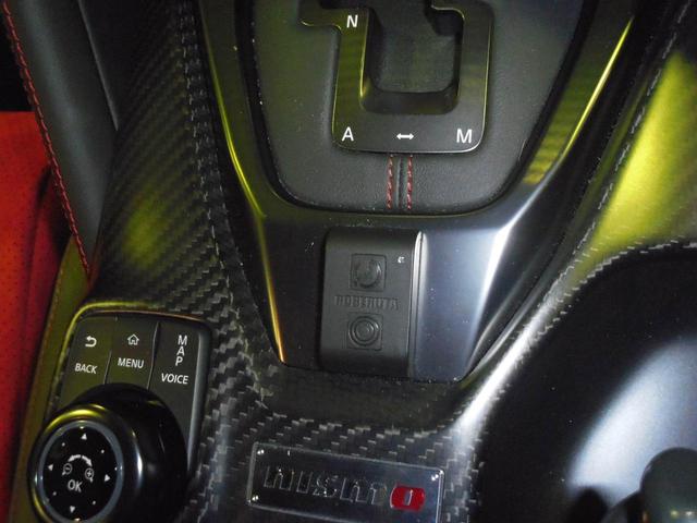 ＧＴ－Ｒ ニスモ　ＮＩＳＭＯスポーツリセッティング　カーボンボンネット＆トランク＆エアロ　専用レカロシート　ロベルタリフターシステム（Ｆ＆Ｒ）　ＢＯＳＥサウンド　純ナビＴＶ　Ｂモニタ　純ＲＡＹＳ製２０ｉｎＡＷ（15枚目）