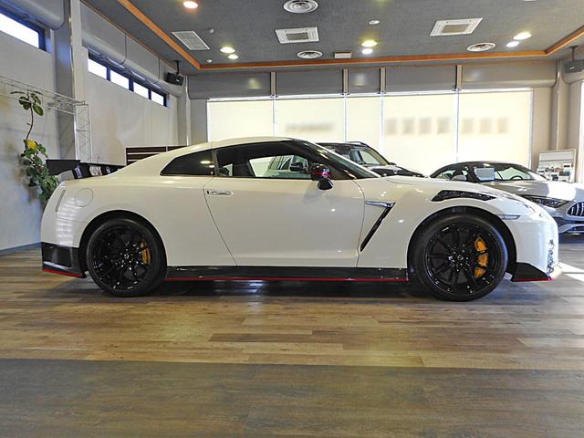 ＧＴ－Ｒ ニスモ　ＮＩＳＭＯスポーツリセッティング　カーボンボンネット＆トランク＆エアロ　専用レカロシート　ロベルタリフターシステム（Ｆ＆Ｒ）　ＢＯＳＥサウンド　純ナビＴＶ　Ｂモニタ　純ＲＡＹＳ製２０ｉｎＡＷ（17枚目）