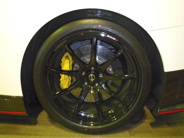 ＧＴ－Ｒ ニスモ　ＮＩＳＭＯスポーツリセッティング　カーボンボンネット＆トランク＆エアロ　専用レカロシート　ロベルタリフターシステム（Ｆ＆Ｒ）　ＢＯＳＥサウンド　純ナビＴＶ　Ｂモニタ　純ＲＡＹＳ製２０ｉｎＡＷ（24枚目）