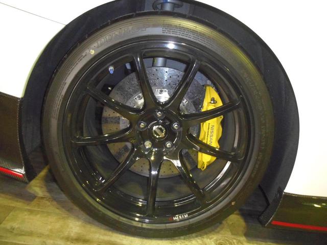 ＧＴ－Ｒ ニスモ　ＮＩＳＭＯスポーツリセッティング　カーボンボンネット＆トランク＆エアロ　専用レカロシート　ロベルタリフターシステム（Ｆ＆Ｒ）　ＢＯＳＥサウンド　純ナビＴＶ　Ｂモニタ　純ＲＡＹＳ製２０ｉｎＡＷ（25枚目）