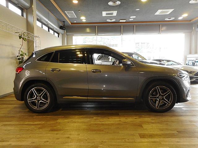 弊社では全車ＡＩＳ（中古車査定専門機関）の品質検査を受けており、最大３２４項目を検査したＡＩＳの車両品質評価書を付けてお渡しいたします。