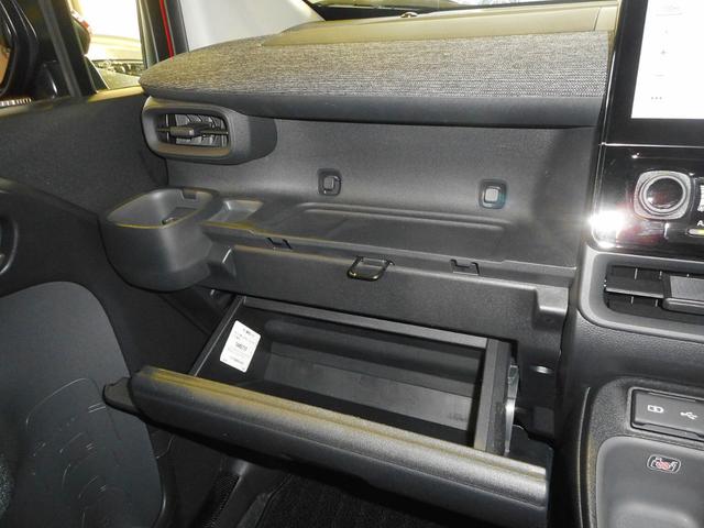 シエンタ ハイブリッドZ 7人乗り モデリスタエアロ&15inAW 純10.5inナビTV パノラマモニタ 純前後ドラレコ コンフォートP 両側Pスライド Cソナー セーフティセンス 前席シートH AC電源 ETC 記録簿(32枚目)