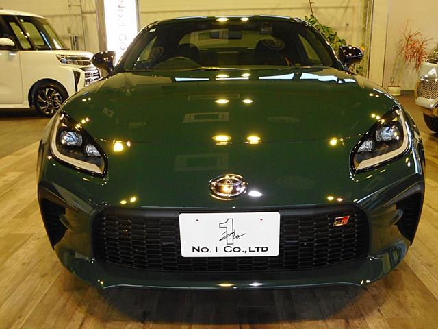 ＧＲ８６ ＲＺ　リッジグリーンリミテッド　２００台限定　ＡＴ車　１オーナー　専用ブロンズ１８ＡＷ＆ハーフ革調スポーツシート　ｂｒｅｍｂｏディスクブレーキ　ＳＡＣＨＳアブソーバー　ＧＲメンバーブレース＆パフォーマンスダンパー　純ナビ　Ｂモニタ（5枚目）