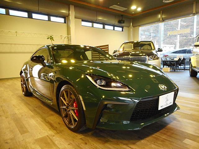 ＧＲ８６ ＲＺ　リッジグリーンリミテッド　２００台限定　ＡＴ車　１オーナー　専用ブロンズ１８ＡＷ＆ハーフ革調スポーツシート　ｂｒｅｍｂｏディスクブレーキ　ＳＡＣＨＳアブソーバー　ＧＲメンバーブレース＆パフォーマンスダンパー　純ナビ　Ｂモニタ（6枚目）