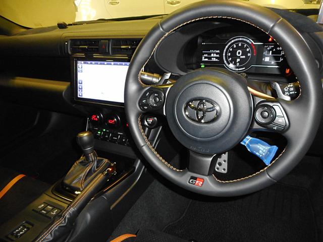 ＧＲ８６ ＲＺ　リッジグリーンリミテッド　２００台限定　ＡＴ車　１オーナー　専用ブロンズ１８ＡＷ＆ハーフ革調スポーツシート　ｂｒｅｍｂｏディスクブレーキ　ＳＡＣＨＳアブソーバー　ＧＲメンバーブレース＆パフォーマンスダンパー　純ナビ　Ｂモニタ（20枚目）