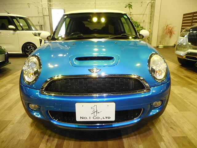 ＭＩＮＩ クーパーＳ　６速ＭＴ　ワンオーナー　ホワイトルーフ　クロームラインエクステリア　イングリッシュオーク調トリム　ウッド＆レザースポーツステアリング　カロッツェリアナビＴＶ　純１７ＡＷ　キセノン　ＥＴＣ　記録簿（5枚目）