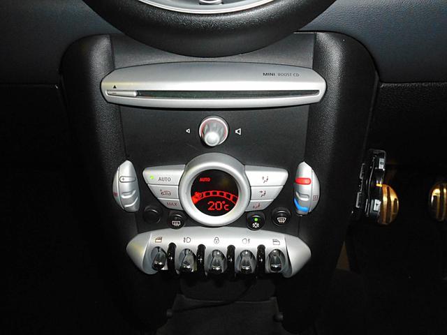 ＭＩＮＩ クーパーＳ　６速ＭＴ　ワンオーナー　ホワイトルーフ　クロームラインエクステリア　イングリッシュオーク調トリム　ウッド＆レザースポーツステアリング　カロッツェリアナビＴＶ　純１７ＡＷ　キセノン　ＥＴＣ　記録簿（24枚目）