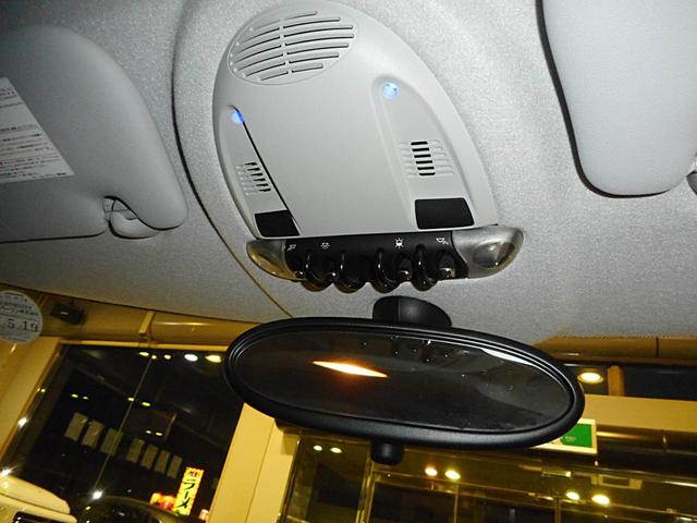 ＭＩＮＩ クーパーＳ　６速ＭＴ　ワンオーナー　ホワイトルーフ　クロームラインエクステリア　イングリッシュオーク調トリム　ウッド＆レザースポーツステアリング　カロッツェリアナビＴＶ　純１７ＡＷ　キセノン　ＥＴＣ　記録簿（30枚目）