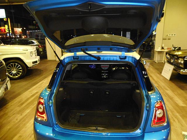 ＭＩＮＩ クーパーＳ　６速ＭＴ　ワンオーナー　ホワイトルーフ　クロームラインエクステリア　イングリッシュオーク調トリム　ウッド＆レザースポーツステアリング　カロッツェリアナビＴＶ　純１７ＡＷ　キセノン　ＥＴＣ　記録簿（39枚目）