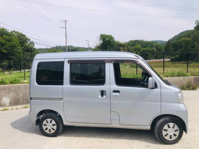 サンバーバン ＶＣ　フルフラット　全席パワーウインドウ　パワステ　エアコン　キーレスエントリー　電動格納ドアミラー　運転席エアバッグ　　ＥＴＣ　デュアルエアバッグ（5枚目）