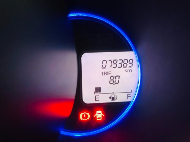 Ｎ－ＢＯＸカスタム Ｇ　ＳＳパッケージ　オートミラー　Ｂｌｕｅｔｏｏｔｈオーディオ　スマ－トキ－　Ｂカメ　エアコン　ＥＳＣ　Ａ－ＳＴＯＰ　カーナビ　パワーウィンドウ　運転席助手席エアバッグ　ＤＶＤ　メモリーナビ　ＡＢＳ　キーレス（14枚目）