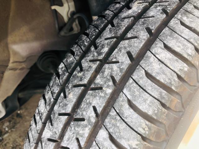 モコ Ｅ　盗難防止　ベンチシートフルフラット　ベンチ　ワイヤレスキー　助手席エアバック　スマ－トキ－　ＡＵＴＯエアコン　衝突安全ボディ　ＰＷ　ＰＳ　ＡＢＳ　運転席エアバッグ（8枚目）