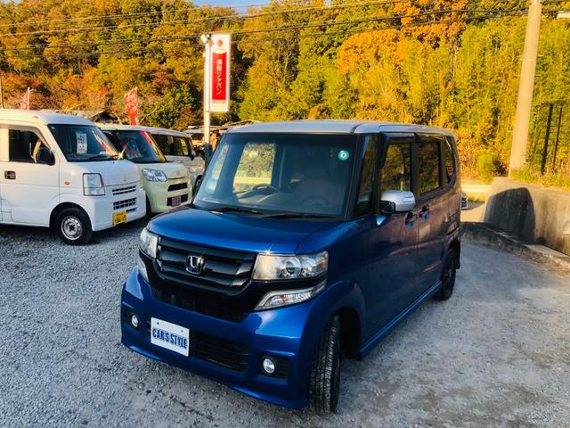 Ｎ－ＢＯＸカスタム ２トーンカラースタイル　Ｇ・Ｌパッケージ　フルフラット　エアロ　ベンチシート　Ｂカメラ　ナビＴＶ　横滑り防止　両側スライド片側電動ドア　ＥＴＣ　ＡＢＳ　オートエアコン　アイドリングストップ　スマートキー　メモリーナビ　パワーウィンドウ（4枚目）