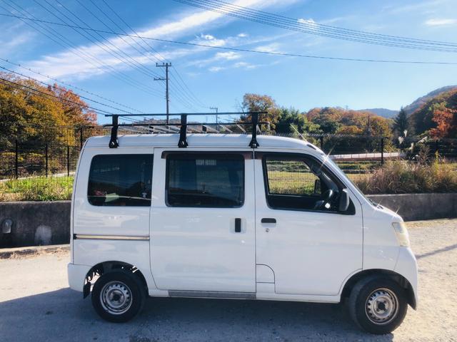 サンバーバン トランスポーター　Ｗエアバッグ　エアバッグ　バックカメラ　フロントパワーウィンドウ　パワステ　エアコン（5枚目）