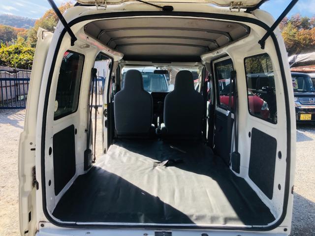 サンバーバン トランスポーター　Ｗエアバッグ　エアバッグ　バックカメラ　フロントパワーウィンドウ　パワステ　エアコン（32枚目）