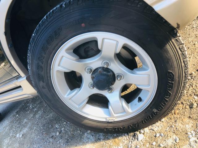 ジムニー ランドベンチャー　修復歴無し　５速ＭＴ　前席パワーウインドウ　助手席エアバック　運転席エアバッグ　４ＷＤ車　キーレス付　ＰＳ　衝突安全ボディ　ＡＢＳ付　ＥＴＣ　ターボー　ＡＴエアコン（7枚目）