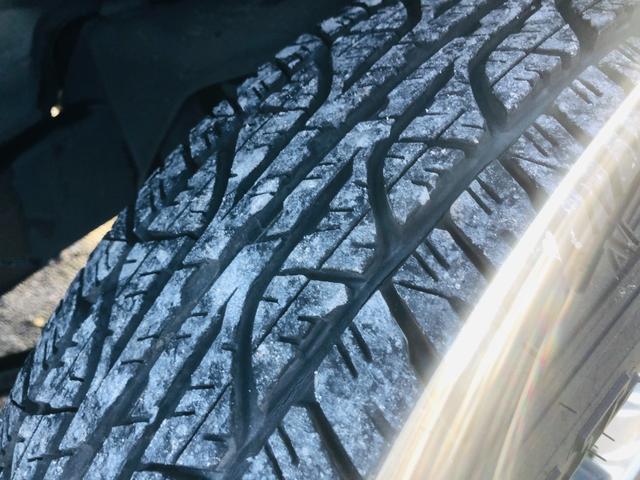 ジムニー ランドベンチャー　修復歴無し　５速ＭＴ　前席パワーウインドウ　助手席エアバック　運転席エアバッグ　４ＷＤ車　キーレス付　ＰＳ　衝突安全ボディ　ＡＢＳ付　ＥＴＣ　ターボー　ＡＴエアコン（8枚目）