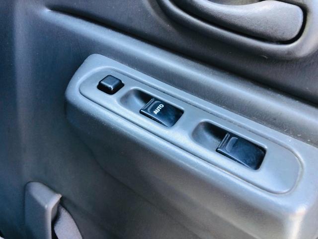 ジムニー ランドベンチャー　修復歴無し　５速ＭＴ　前席パワーウインドウ　助手席エアバック　運転席エアバッグ　４ＷＤ車　キーレス付　ＰＳ　衝突安全ボディ　ＡＢＳ付　ＥＴＣ　ターボー　ＡＴエアコン（63枚目）