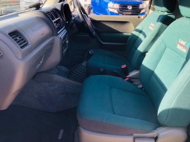 ジムニー ランドベンチャー　修復歴無し　５速ＭＴ　前席パワーウインドウ　助手席エアバック　運転席エアバッグ　４ＷＤ車　キーレス付　ＰＳ　衝突安全ボディ　ＡＢＳ付　ＥＴＣ　ターボー　ＡＴエアコン（70枚目）