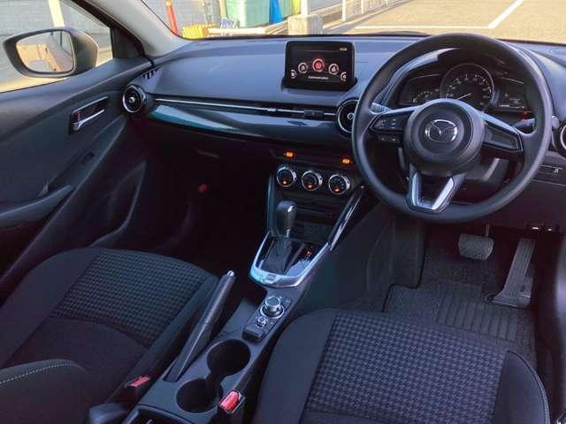 ���ʂ������V���v���ɔ������㎿���̓X�g���X�������������A���F���̗ǂ��ň��S�������߁A�X�^�[�g�{�^������X���[�Y�Ɏg�����A�̃{�^���z�u�ł̑��쐫���l�����l�`�y�c�`�̃f�U�C���ł��B��x�����艺�����B